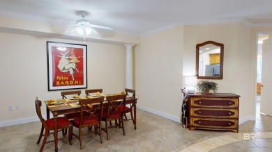 Boat lovers this is the perfect complex for you. Just seconds