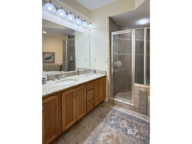 Boat lovers this is the perfect complex for you. Just seconds