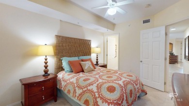 Boat lovers this is the perfect complex for you. Just seconds