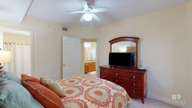 Boat lovers this is the perfect complex for you. Just seconds