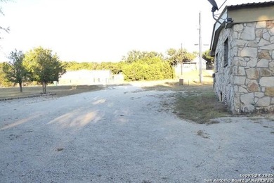 Charming cottage, perfect for full-time lake living, a weekend