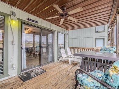 This beautifully furnished 1-bedroom condo at Lake of the Ozarks