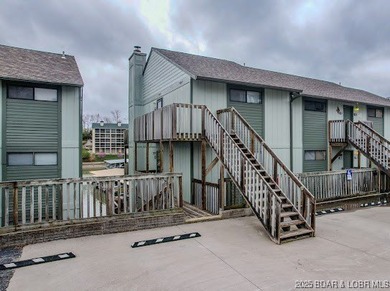 This beautifully furnished 1-bedroom condo at Lake of the Ozarks