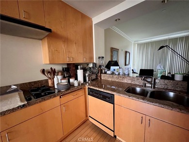 Penthouse Condo in Brentwood - A Rare Blend of Luxury, Privacy