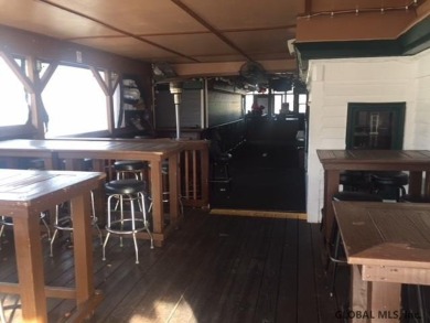 Long established restaurant and tavern in the heart of the