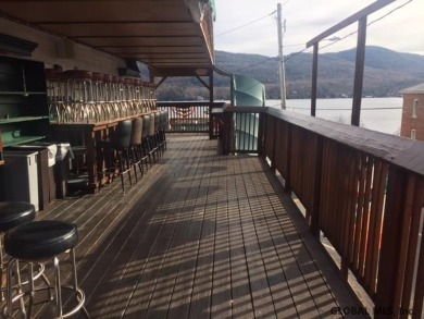 Long established restaurant and tavern in the heart of the