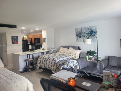 Newly renovated FULLY FURNISHED studio located in North Bay