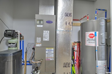 Live in the heart of vibrant Peoria Heights in this beautifully