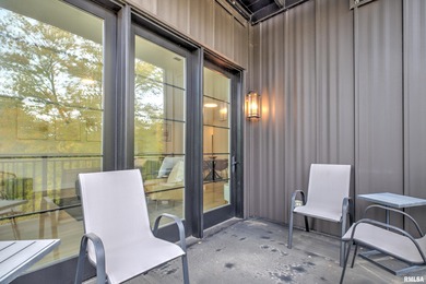 Live in the heart of vibrant Peoria Heights in this beautifully