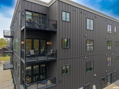 Live in the heart of vibrant Peoria Heights in this beautifully