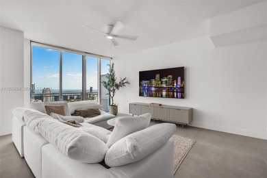 Beautifully renovated 3BD/3.5BA sky residence on the 52nd floor