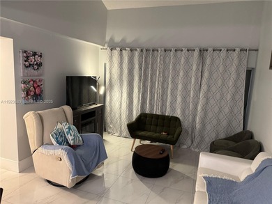 Top-floor condo with spectacular lakefront views! Located just