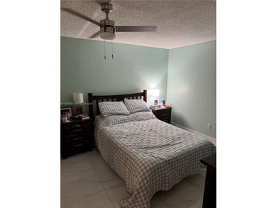 Top-floor condo with spectacular lakefront views! Located just