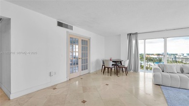 Stunning bay view unit on the 9th floor, offering a panoramic