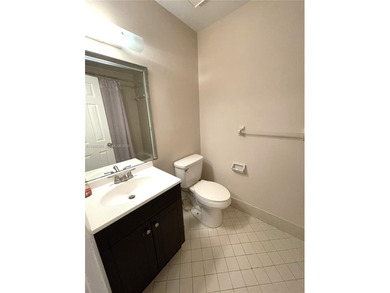 MOVE IN READY,  2BD/2BA TOP FLOOR with a peaceful Lake and