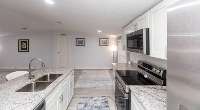 Beautifully updated 2004 manufactured home in Pleasant Hill