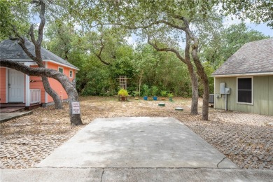 Welcome to your perfect coastal getaway! This charming 2-bedroom