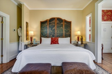 The Embrace Bed & Breakfast in Calistoga  Prominently located at