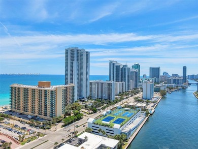 Modern Unit- Studio On the Beach. Located in the most renovated