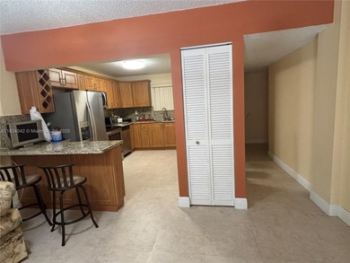Spacious and Bright Apartment in Excellent Condition!

Located