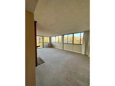 Spacious high-rise condo with a panorama view from the prettiest