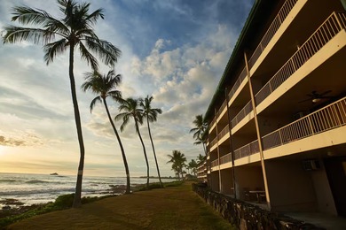 Beautifully remodeled 1-bedroom condo at Kona Reef, perfectly