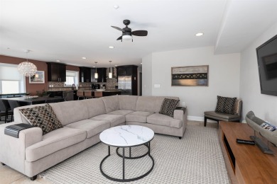 BEACH BLOCK UPSCALE CONDO WITH OCEAN VIEWS & ROOF TOP POOL! The