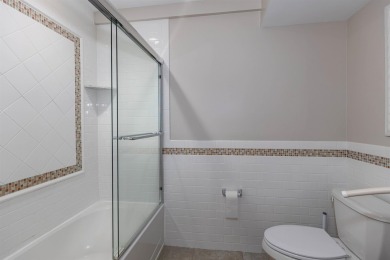 BEACH BLOCK UPSCALE CONDO WITH OCEAN VIEWS & ROOF TOP POOL! The