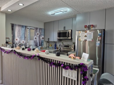 Enjoy Ocean, Diamond Head, and the beautiful Waikiki skyline