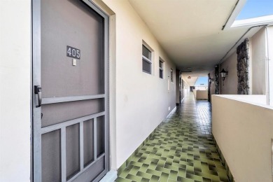 Gated Jade Winds condo just minutes from Aventura Mall, shopping