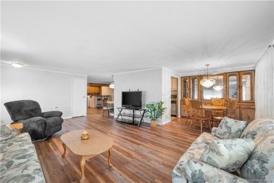 Charming mobile home on a cul-de-sac with a fenced yard and