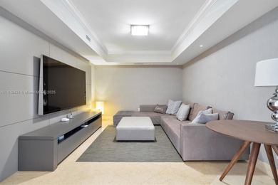 MUST SELL! SPACIOUS 3BED(EN SUITE) PLUS DEN/MEDIA RM/4TH BED. 3