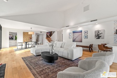 A-M-A-Z-I-N-G opportunity! Nearly 3,000 square feet on FEE land