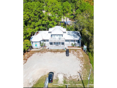 A spacious 2,745 sq. ftmercial building perfectly positioned