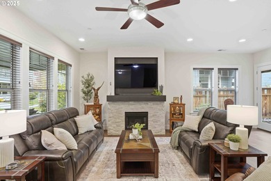 Modern Luxury End-Unit in Prestigious Two Creeks! Enjoy