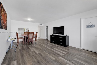 *** CONDO HAS RESERVES*** APT 1 Bed /1,5 Bath Condo in North
