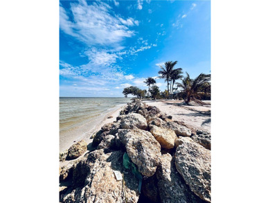 RESIDENTIAL/COMMERCIAL WATERFRONT OPPORTUNITY - This property