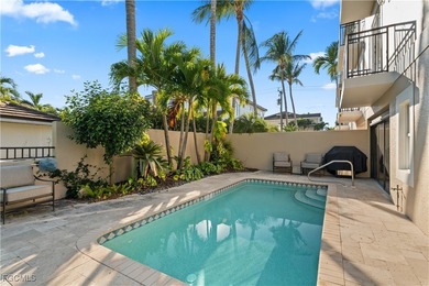 Charming end-unit 3-bedroom, 3-bath attached villa in the