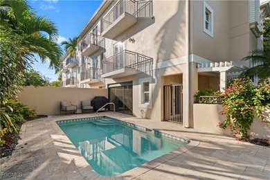 Charming end-unit 3-bedroom, 3-bath attached villa in the