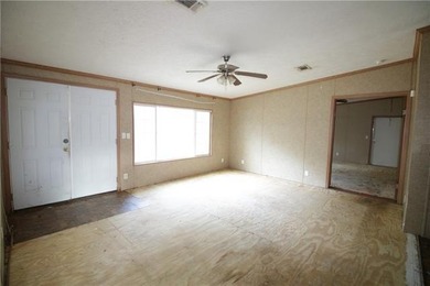 Spacious 2015 manufactured home with 6 bedrooms, 2 baths, and 2