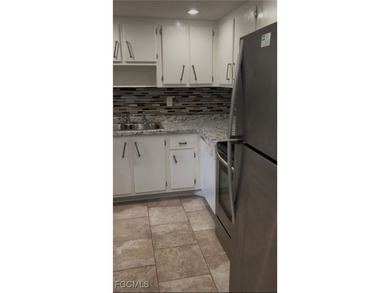 Charming 2 Beds 1 bath Condo in desirable Windsor West community