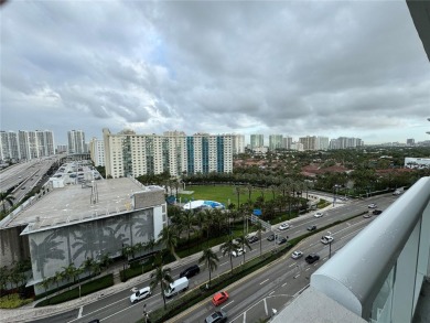 Beautifully remodeled oceanfront studio 11th floor of Marco Polo