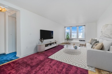 Perfect Spacious One Bedroom in the Heart of the Village of