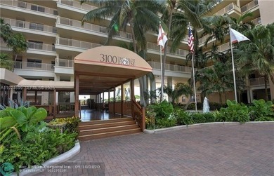 This charming condo in Fort Lauderdale, FL was built in 1978 and