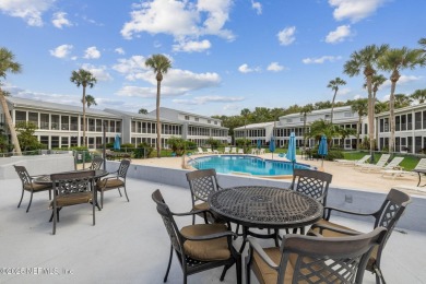 ST. JOHNS RIVER APPEAL! Nestled on the picturesque St. Johns