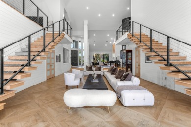 Blending contemporary architecture with lofty urban chic, this