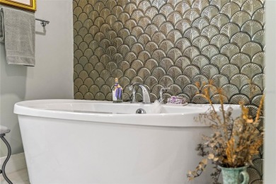 EXPERIENCE SUNSET POINTE at COLLANY KEY... A PANORAMA OF