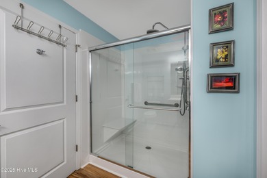 PRICED TO SELL. If you desire quietness, this 3rd floor (with