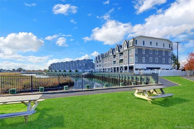 Marina Point Waterfront Condo - Top-Floor 2 Bed / 2 Bath with