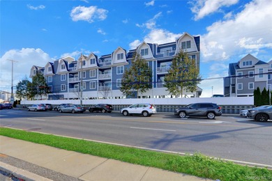 Marina Point Waterfront Condo - Top-Floor 2 Bed / 2 Bath with